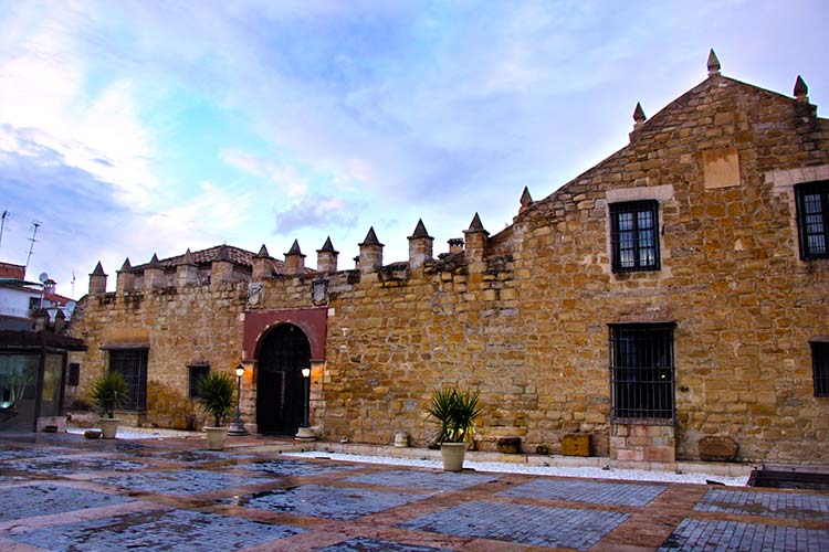 Una de las fachadas del Palacio